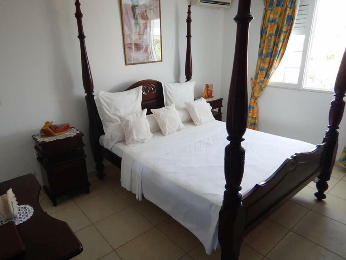Bed & Breakfast 6 Suites Piscine Et Plage Pointe Faula Le Vauclin Exterior foto